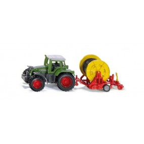 Siku 1677 - Tractor met irrigatiehaspel 1:87